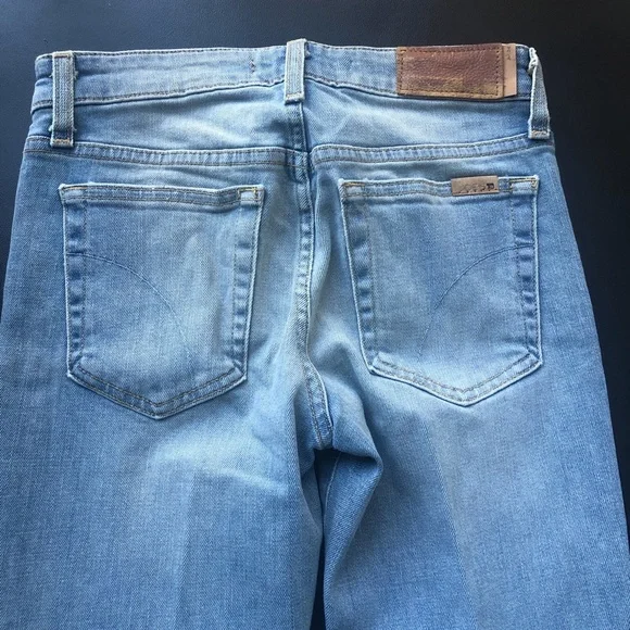 Joes Light wash blue straight leg jeans